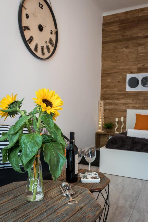 Cracow Best Location Apartment With Garden By Cozyplace Krakau Exterior foto