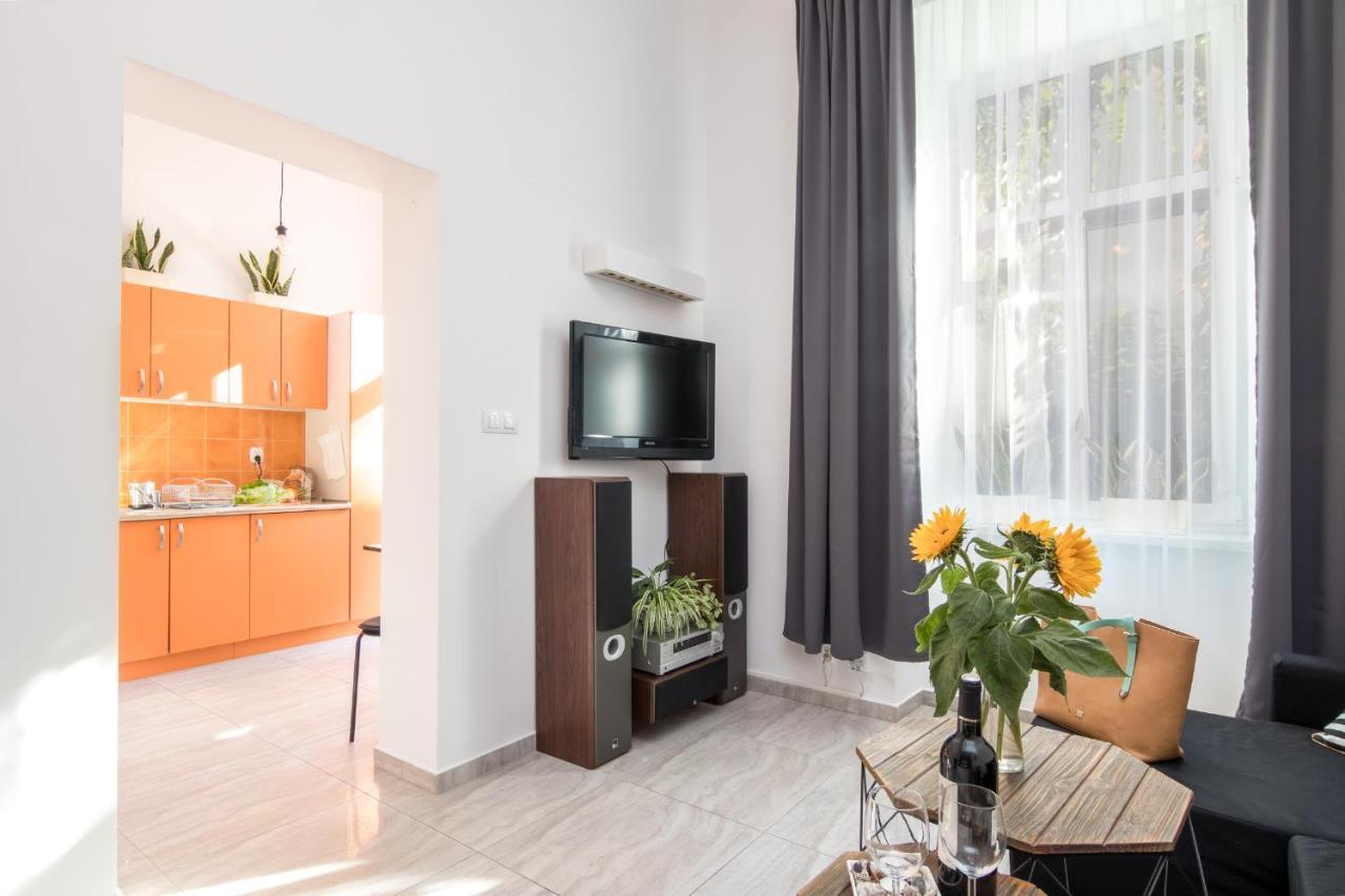 Cracow Best Location Apartment With Garden By Cozyplace Krakau Exterior foto