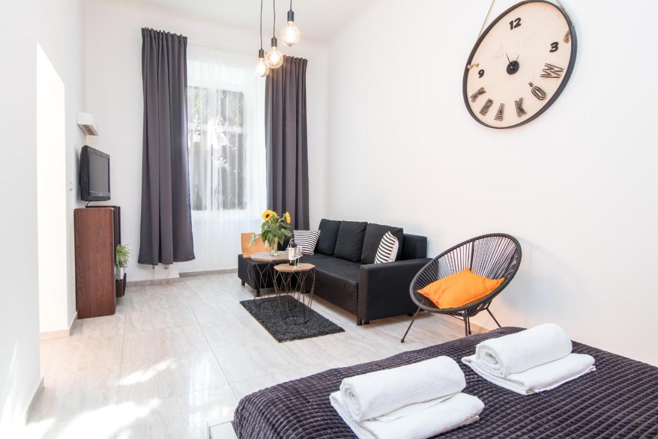 Cracow Best Location Apartment With Garden By Cozyplace Krakau Exterior foto